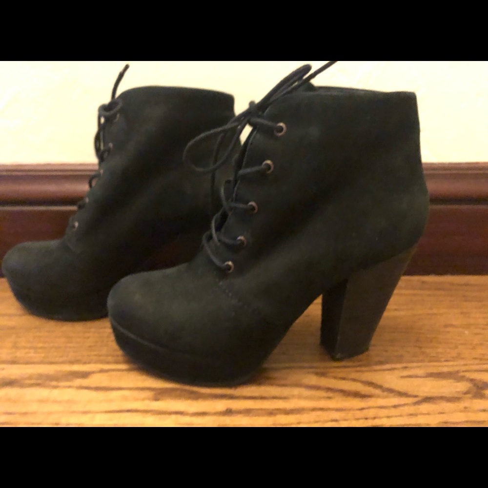 Steve Madden Raspy platform lace up bootie